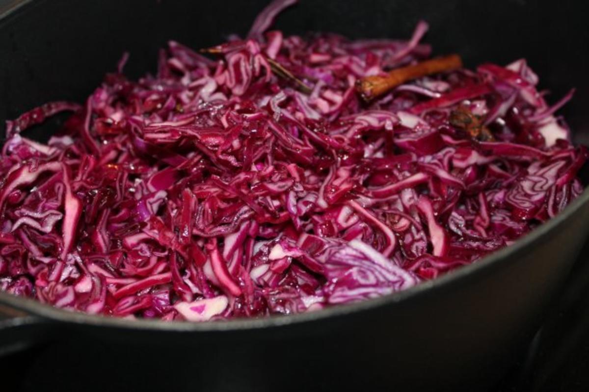 Rotkraut mit Kopf Rotkraut und Himbeeressig - Rezept mit Bild - kochbar.de