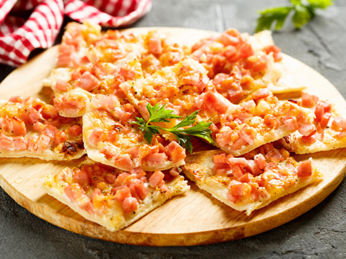 Flammkuchen mit Hefeteig