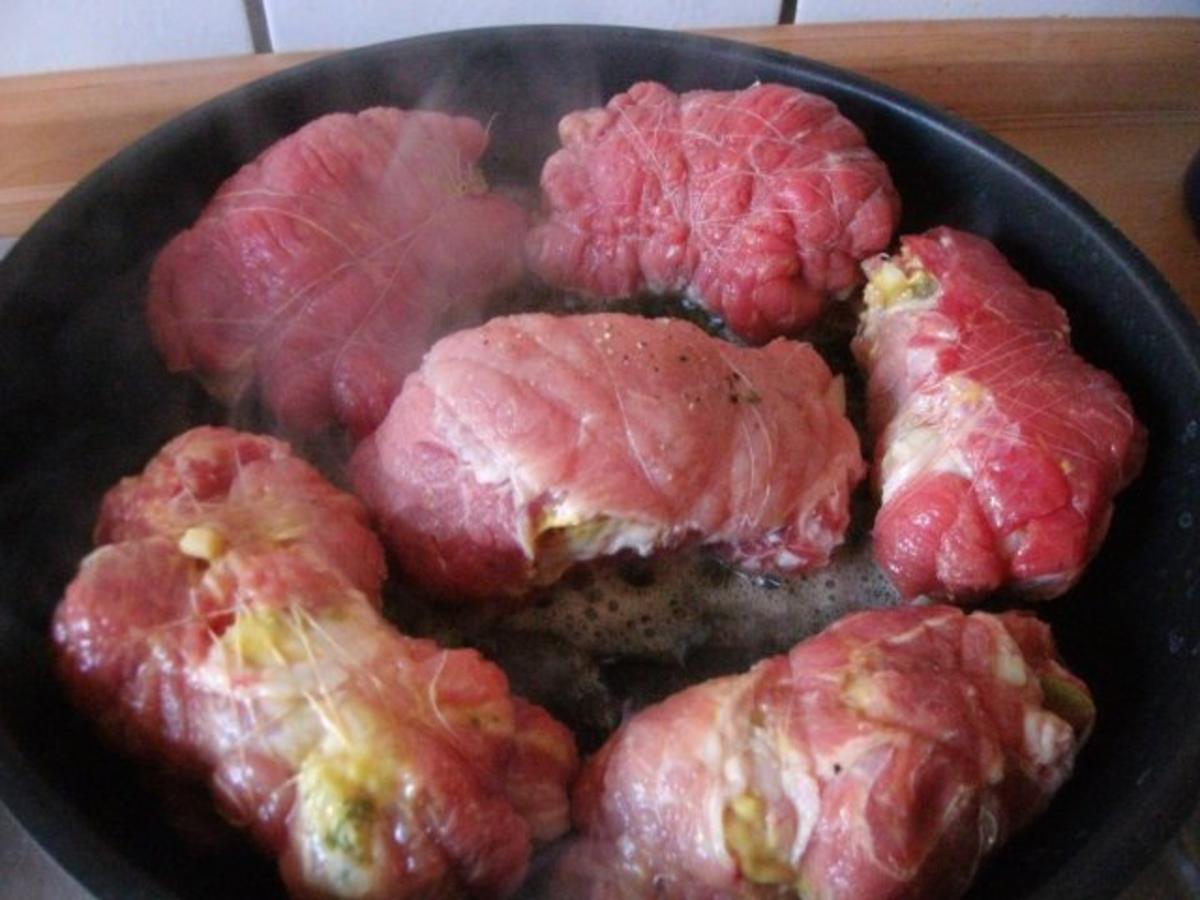 Rotweinrouladen vom Rind und Schwein mit Speckrotkohl und Semmelknödel - Rezept - Bild Nr. 9