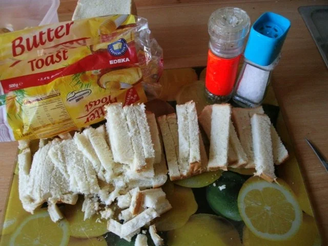 Rezept: Rotweinrouladen vom Rind und Schwein mit Speckrotkohl und Semmelknödel Bild Nr. 18 Rotweinrouladen vom Rind und Schwein mit Speckrotkohl und Semmelknödel - Rezept - Bild Nr. 18