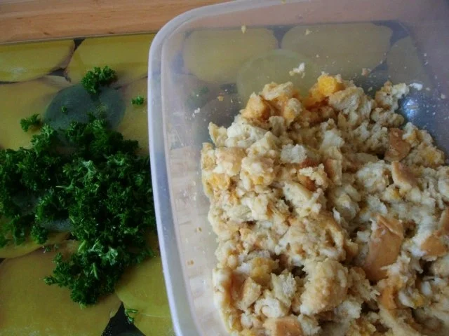 Rezept: Rotweinrouladen vom Rind und Schwein mit Speckrotkohl und Semmelknödel Bild Nr. 19 Rotweinrouladen vom Rind und Schwein mit Speckrotkohl und Semmelknödel - Rezept - Bild Nr. 19