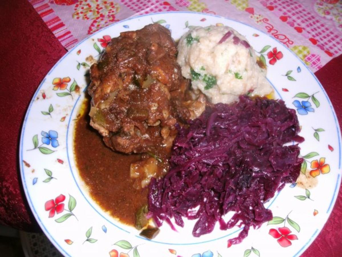 Rotweinrouladen vom Rind und Schwein mit Speckrotkohl und Semmelknödel - Rezept - Bild Nr. 24