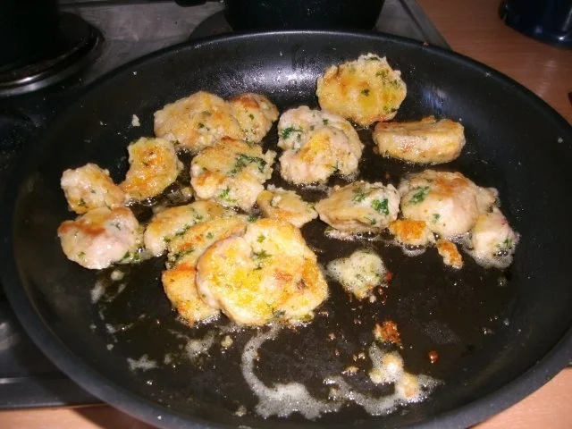 Rezept: Rotweinrouladen vom Rind und Schwein mit Speckrotkohl und Semmelknödel Bild Nr. 25 Rotweinrouladen vom Rind und Schwein mit Speckrotkohl und Semmelknödel - Rezept - Bild Nr. 25