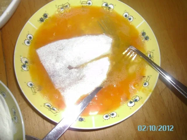 Fischfilet im Knuspermantel (mit grünem Salat) - Rezept - Bild Nr. 4