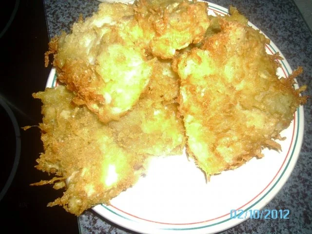 Fischfilet im Knuspermantel (mit grünem Salat) - Rezept - Bild Nr. 7