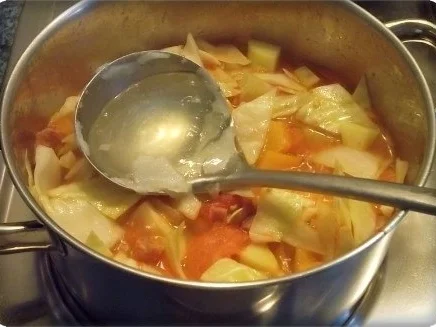 Herbstlicher Gemüseeintopf mit Kohl und Würstchen - Rezept - Bild Nr. 10