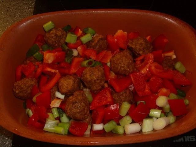 Hackbällchen-Paprika Topf - Rezept - Bild Nr. 3