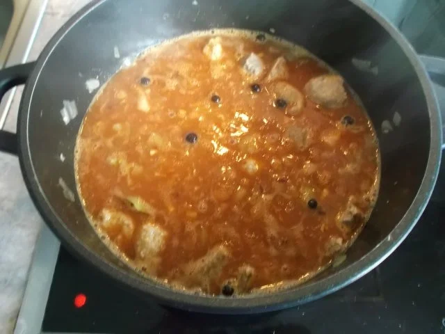 Gulasch in Wacholderrahm - Rezept - Bild Nr. 7