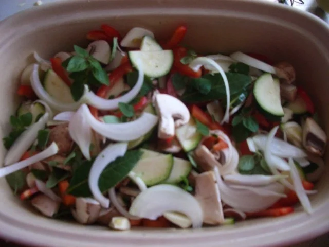 Rezept: Hähnchenkeulen auf Gmüse im Römertopf mit Federweißen Bild Nr. 4 Hähnchenkeulen auf Gmüse im Römertopf mit Federweißen - Rezept - Bild Nr. 4