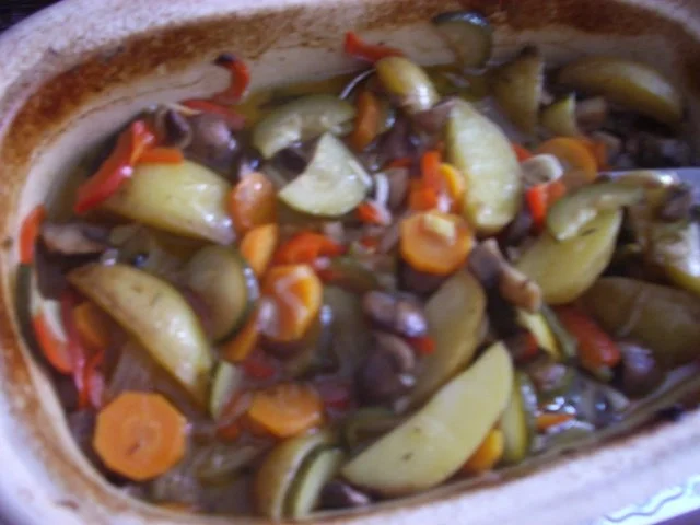 Rezept: Hähnchenkeulen auf Gmüse im Römertopf mit Federweißen Bild Nr. 5 Hähnchenkeulen auf Gmüse im Römertopf mit Federweißen - Rezept - Bild Nr. 5