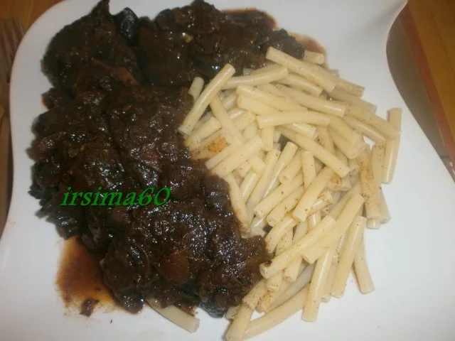 Rezept: In Rotwein geschmorte Beinscheiben In Rotwein geschmorte Beinscheiben - Rezept