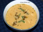 Rezept: Zucchinicrรจmesuppe mit Pesto und Provolone (Crema di zucchine) Zucchinicrรจmesuppe mit Pesto und Provolone (Crema di zucchine) - Rezept