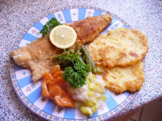 Rezept: Dorsch an Gemüse und Kartoffelpuffer Dorsch an Gemüse und Kartoffelpuffer - Rezept