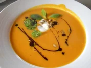 Kürbiscremesuppe mit Süsskartoffeln - Rezept