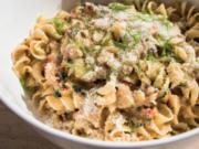 Pasta mit Kürbis, Fenchel, Sellerie und Sahne - Rezept