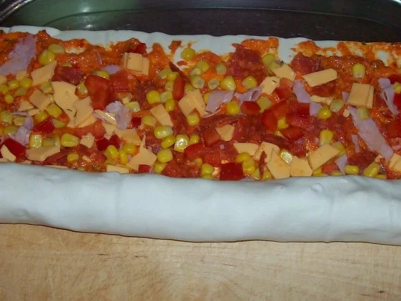 Snack/Vorspeise: Würzige Blätterteigschnecken mit Mandel-Paprika-Paste und zweierlei Käse - Rezept - Bild Nr. 6