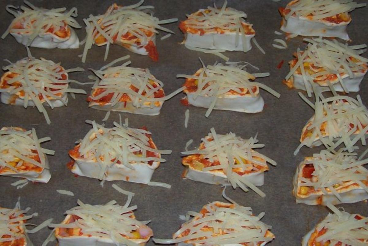 Snack/Vorspeise: Würzige Blätterteigschnecken mit Mandel-Paprika-Paste und zweierlei Käse - Rezept - Bild Nr. 9