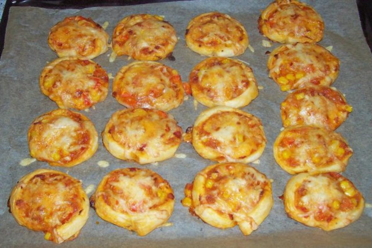 Snack/Vorspeise: Würzige Blätterteigschnecken mit Mandel-Paprika-Paste und zweierlei Käse - Rezept - Bild Nr. 10