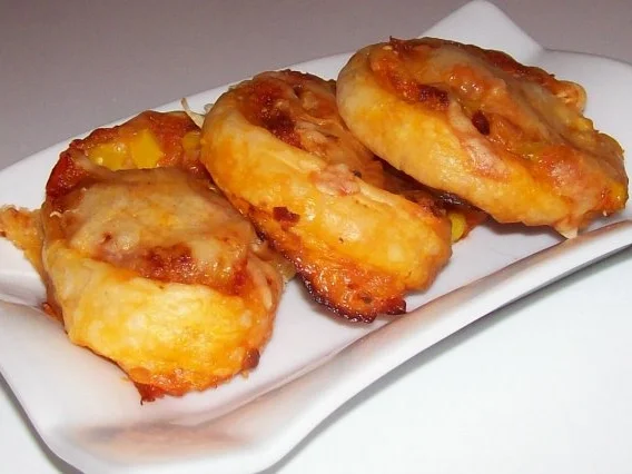 Snack/Vorspeise: Würzige Blätterteigschnecken mit Mandel-Paprika-Paste und zweierlei Käse - Rezept - Bild Nr. 11