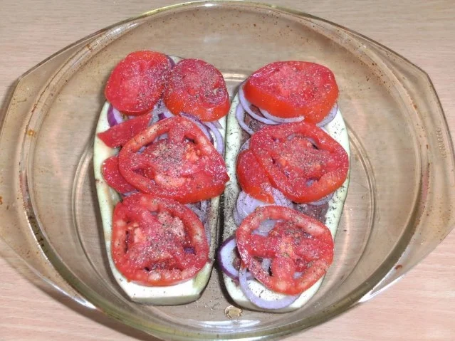 Rezept: Hauptgericht: Aubergine / Melanzane mit Blutwurst, überbacken. Bild Nr. 5 Hauptgericht: Aubergine / Melanzane mit Blutwurst, überbacken. - Rezept - Bild Nr. 5