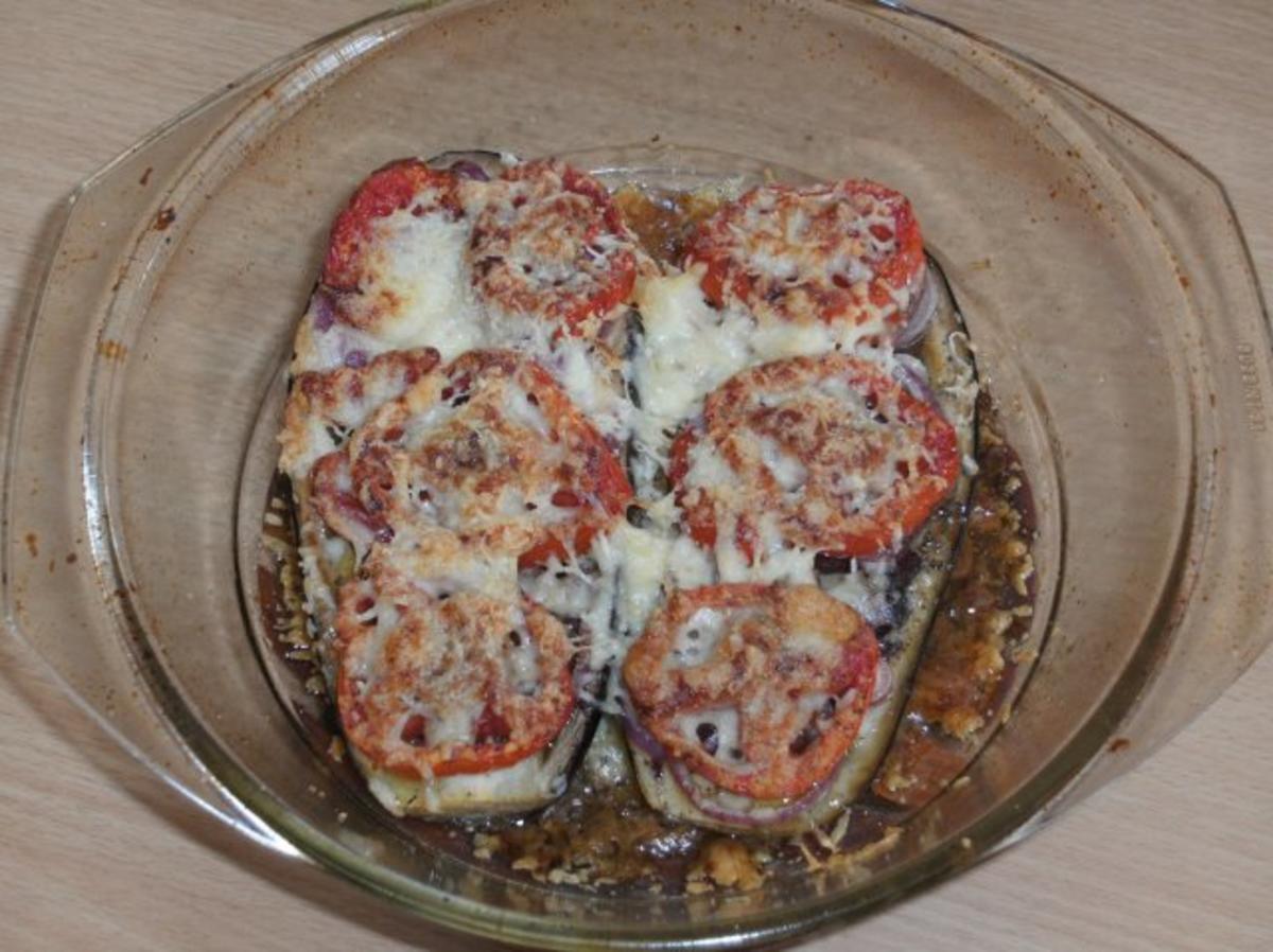 Hauptgericht: Aubergine / Melanzane mit Blutwurst, überbacken. - Rezept