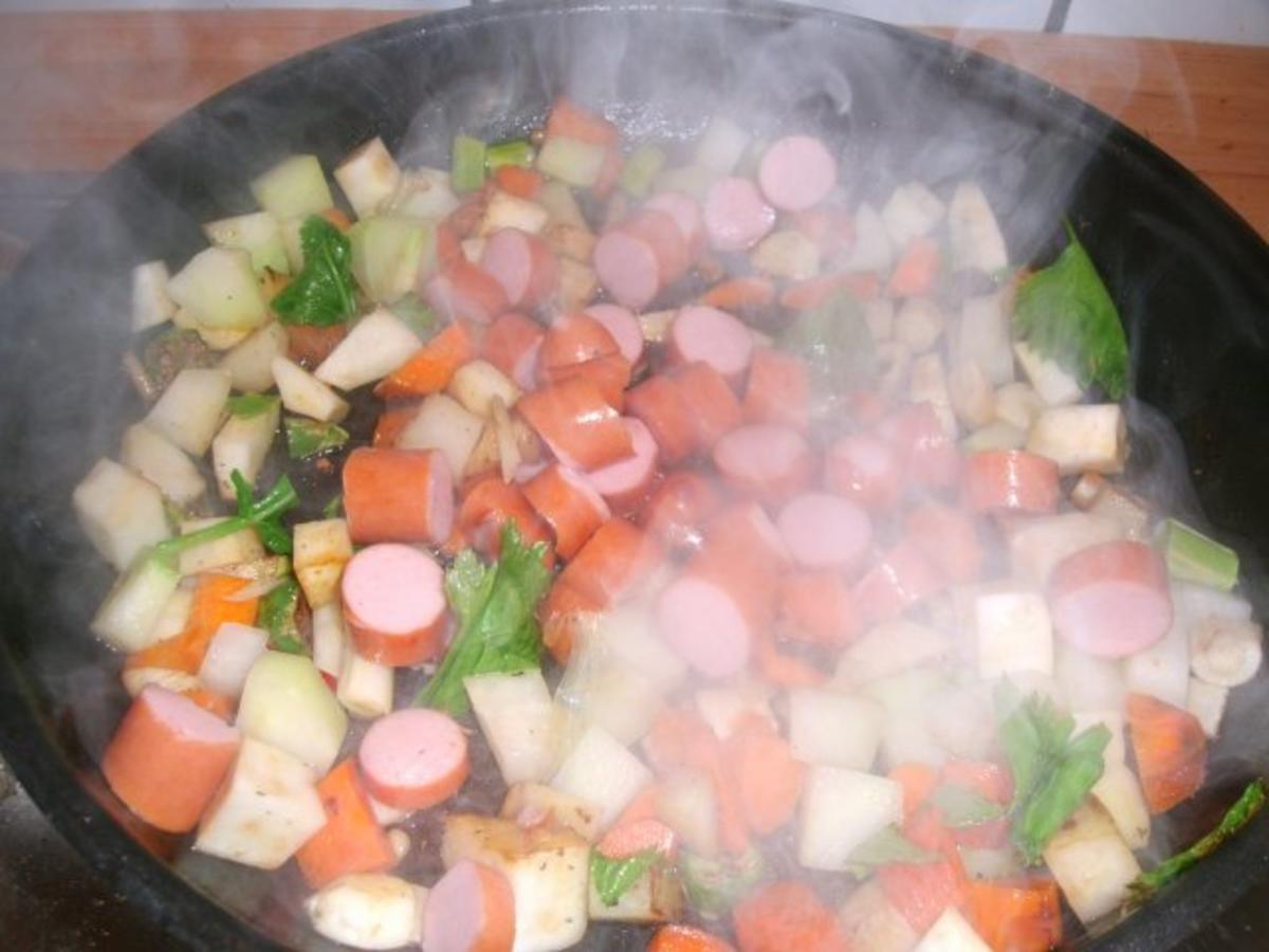 Gemüsewürstchenpfanne mit Kartoffelselleriestampf - Rezept - Bild Nr. 8