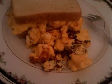 Rezept: Eine andere Variante mit Rührei und Toast Bild Nr. 2 Eine andere Variante mit Rührei und Toast - Rezept - Bild Nr. 2