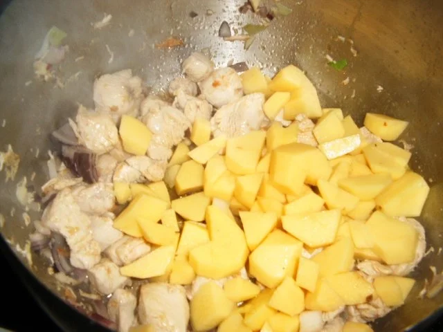 Rezept: Hähnchen-Kraut-Schmorpfanne Bild Nr. 5 Hähnchen-Kraut-Schmorpfanne - Rezept - Bild Nr. 5