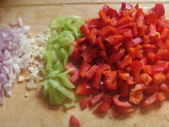 Rezept: Gemüse-Nudel-Gratin mit Thunfisch und Zitronen-Frischkäse-Soße Bild Nr. 2 Gemüse-Nudel-Gratin mit Thunfisch und Zitronen-Frischkäse-Soße - Rezept - Bild Nr. 2