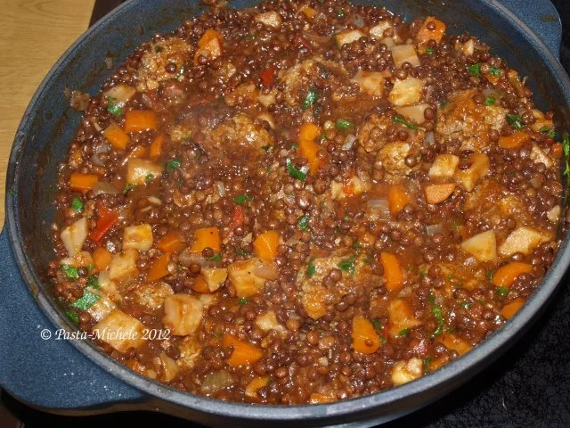 Rezept: Belugalinseneintopf mit orientalischen Hackfleischklößchen Bild Nr. 2 Belugalinseneintopf mit orientalischen Hackfleischklößchen - Rezept - Bild Nr. 2