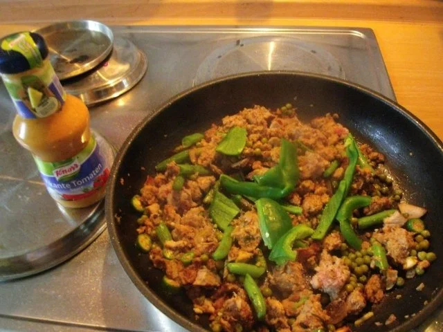 Rezept: verschärfte Hackfleischpfanne mit Bohnen - Paprika und Erbsen Bild Nr. 9 verschärfte Hackfleischpfanne mit Bohnen - Paprika und Erbsen - Rezept - Bild Nr. 9