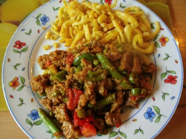 Rezept: verschärfte Hackfleischpfanne mit Bohnen - Paprika und Erbsen Bild Nr. 14 verschärfte Hackfleischpfanne mit Bohnen - Paprika und Erbsen - Rezept - Bild Nr. 14