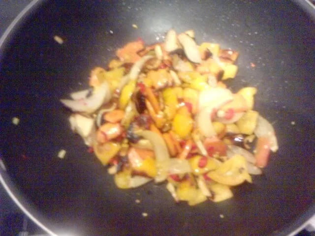 Rezept: Nudeln Frutti de mare mal anders Das kommt mir asiatisch vor Bild Nr. 5 Nudeln Frutti de mare mal anders Das kommt mir asiatisch vor - Rezept - Bild Nr. 5