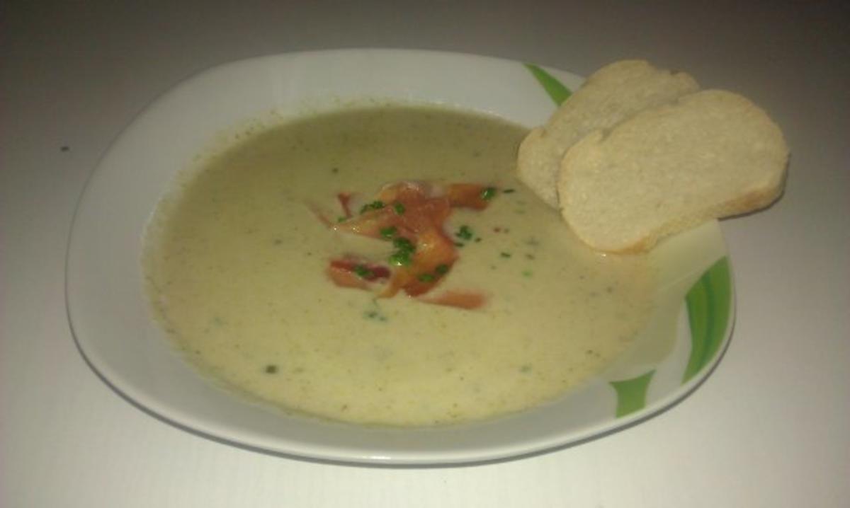 Kartoffel - Broccoli Cremesuppe mit Hackfleisch - Rezept - kochbar.de