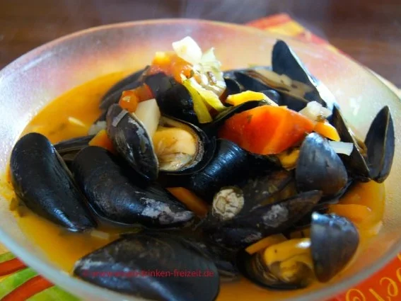 Miesmuscheln in Tomaten-Weißwein-Sauce - Rezept - Bild Nr. 4