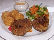 Apfel-Speck-Frikadellen in Erdnuss-Panade - Rezept