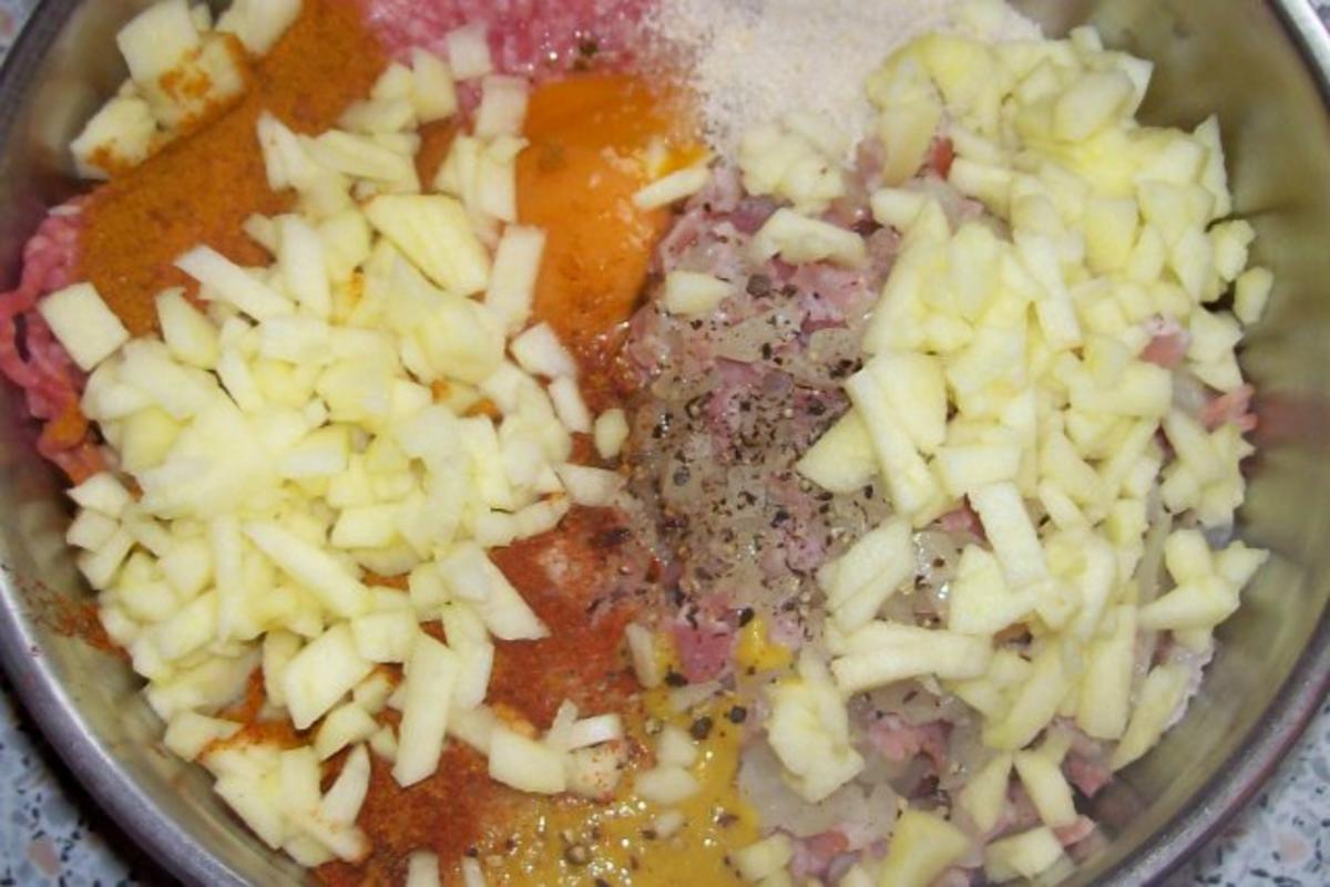 Apfel-Speck-Frikadellen in Erdnuss-Panade - Rezept - Bild Nr. 5