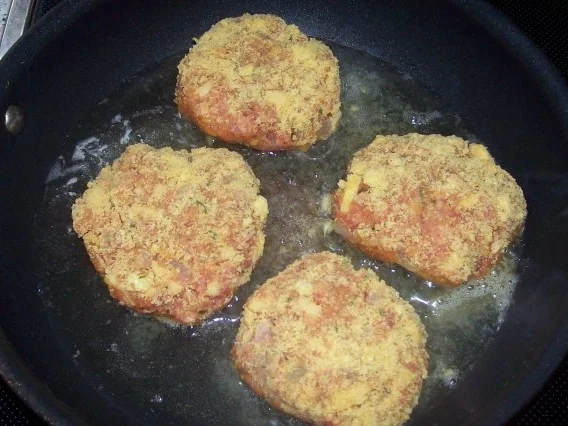 Apfel-Speck-Frikadellen in Erdnuss-Panade - Rezept - Bild Nr. 8