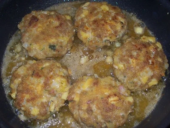 Apfel-Speck-Frikadellen in Erdnuss-Panade - Rezept - Bild Nr. 9