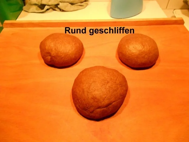 Rezept: Dunkler Toastbrot-Sesamzopf Bild Nr. 8 Dunkler Toastbrot-Sesamzopf - Rezept - Bild Nr. 8