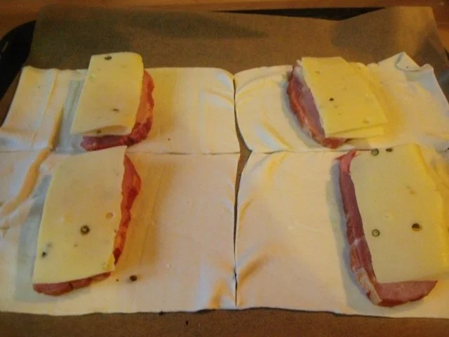 Rezept: Kasseler mit Ananas und Käse in Blätterteig Bild Nr. 5 Kasseler mit Ananas und Käse in Blätterteig - Rezept - Bild Nr. 5