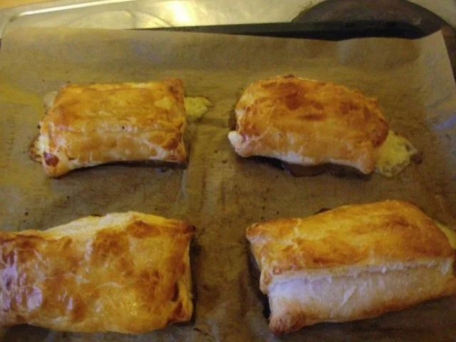 Rezept: Kasseler mit Ananas und Käse in Blätterteig Bild Nr. 7 Kasseler mit Ananas und Käse in Blätterteig - Rezept - Bild Nr. 7