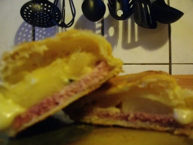 Rezept: Kasseler mit Ananas und Käse in Blätterteig Bild Nr. 8 Kasseler mit Ananas und Käse in Blätterteig - Rezept - Bild Nr. 8