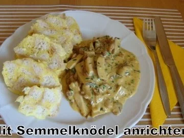 Kräuter Pilzpfanne mit Semmelknödel - Rezept