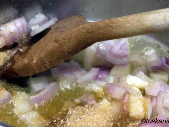 Rezept: Kürbis-Ravioli mit Tomatensauce Bild Nr. 9 Kürbis-Ravioli mit Tomatensauce - Rezept - Bild Nr. 9