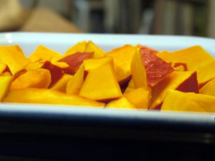 Kürbis Ravioli mit Tomatensauce - einfach - 70 kcal/100g Kürbis Ravioli mit Tomatensauce - einfach - 70 kcal/100g