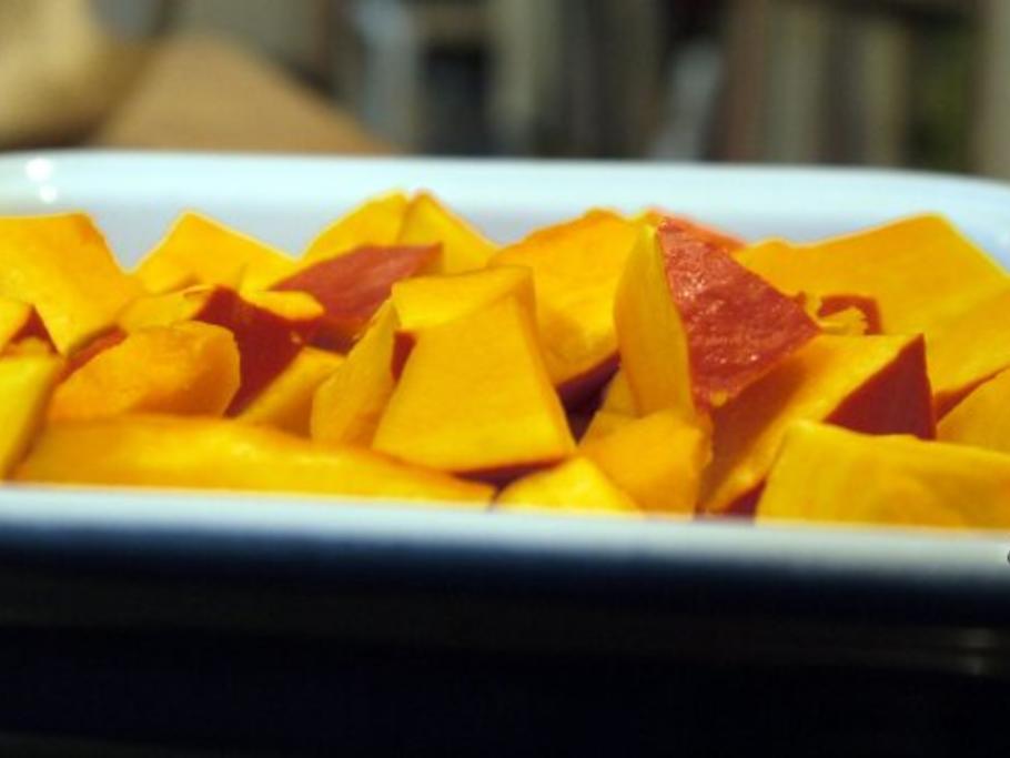 Kürbis Ravioli mit Tomatensauce - einfach - 70 kcal/100g