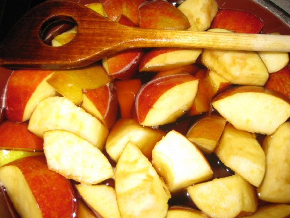 Bilder für Quitten-Apfel-Aufgesetzter - Rezept