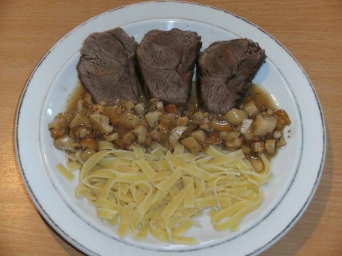 Fleisch: Lammnuss mit Steinpilzen - Rezept