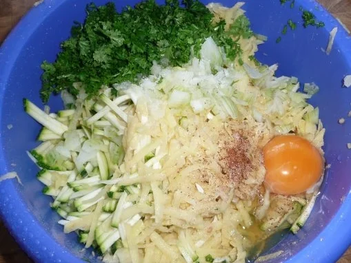 Rezept: Zucchini-Kartoffelpuffer Zucchini-Kartoffelpuffer - Rezept
